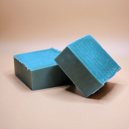 Methylene blue-infused tallow soap for deep skin nourishment & a refreshing minty scent.